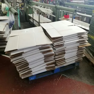 caja de 60x40x40 cms en pallets